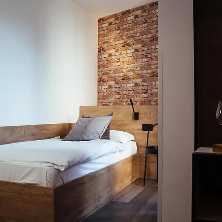 Pensjonat Buzinel Estate 3*