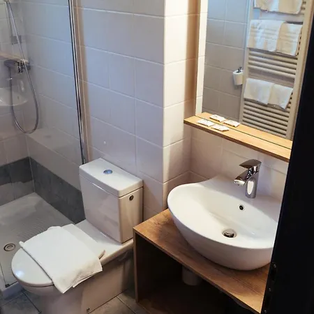 Buzinel Estate 3* Dobrovo