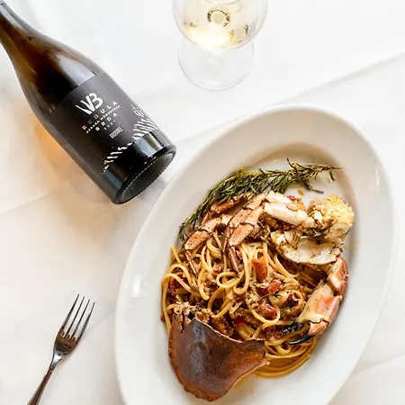 Buzinel Estate Dobrovo