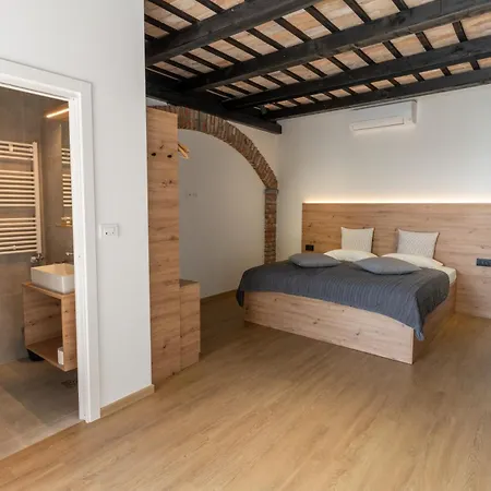 Buzinel Estate בית הארחה 4*
