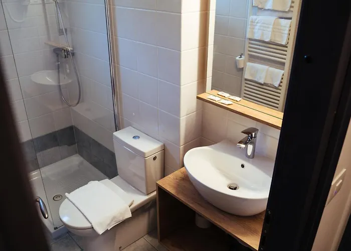 Buzinel Estate 3* 多布罗沃