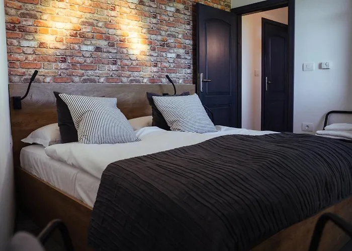 招待所 Buzinel Estate