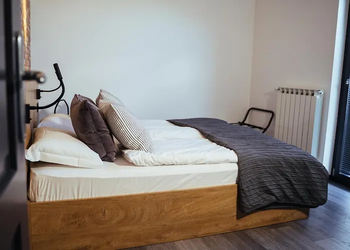 Πανσιόν Buzinel Estate Dobrovo