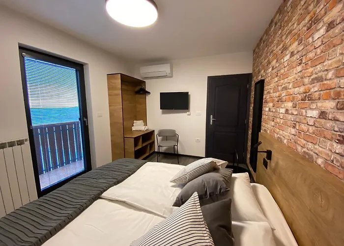 Buzinel Estate Πανσιόν 3*